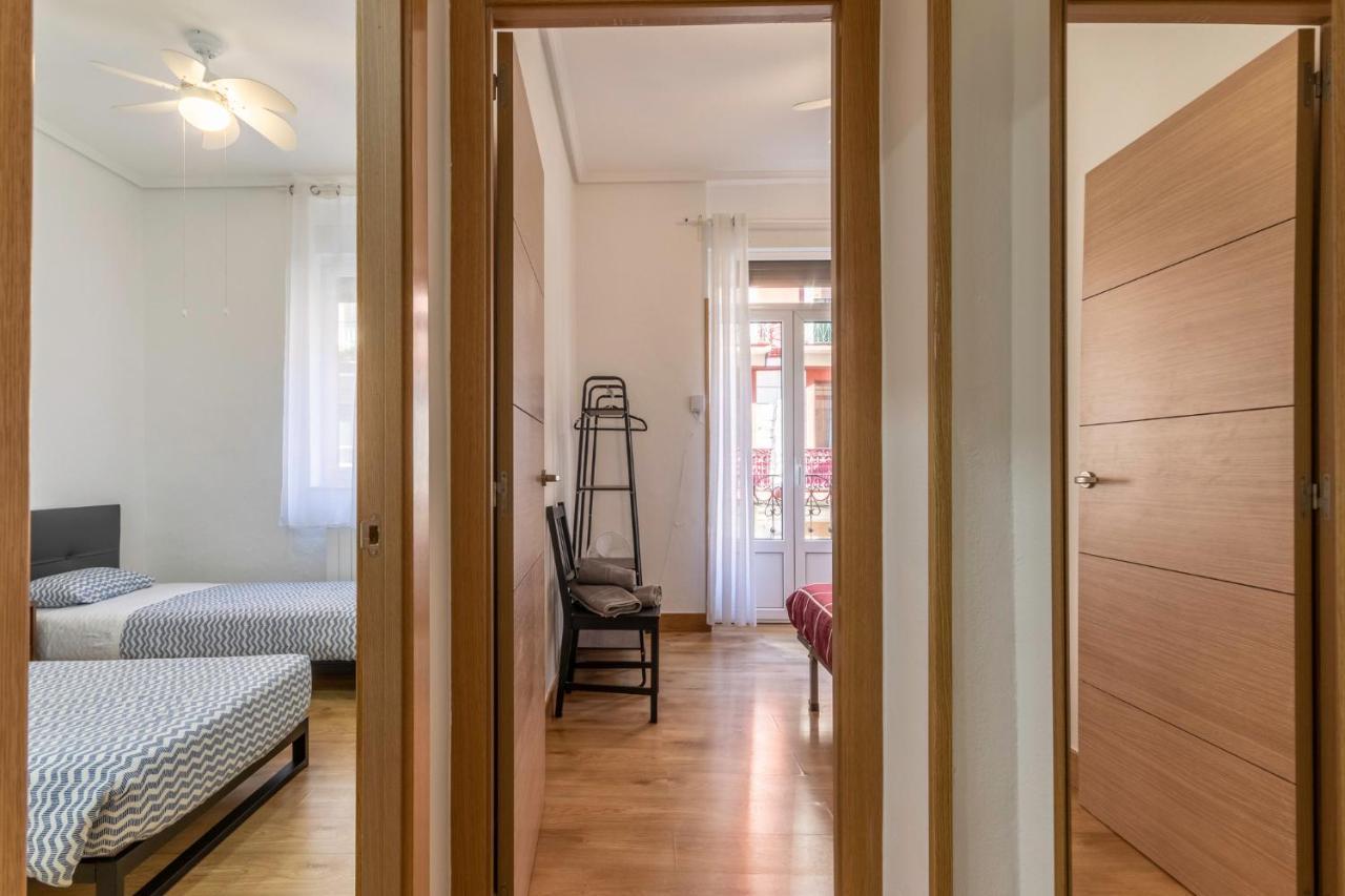 Apartamento Junto Al Guggenheim Con Parking Gratuito Билбао Екстериор снимка