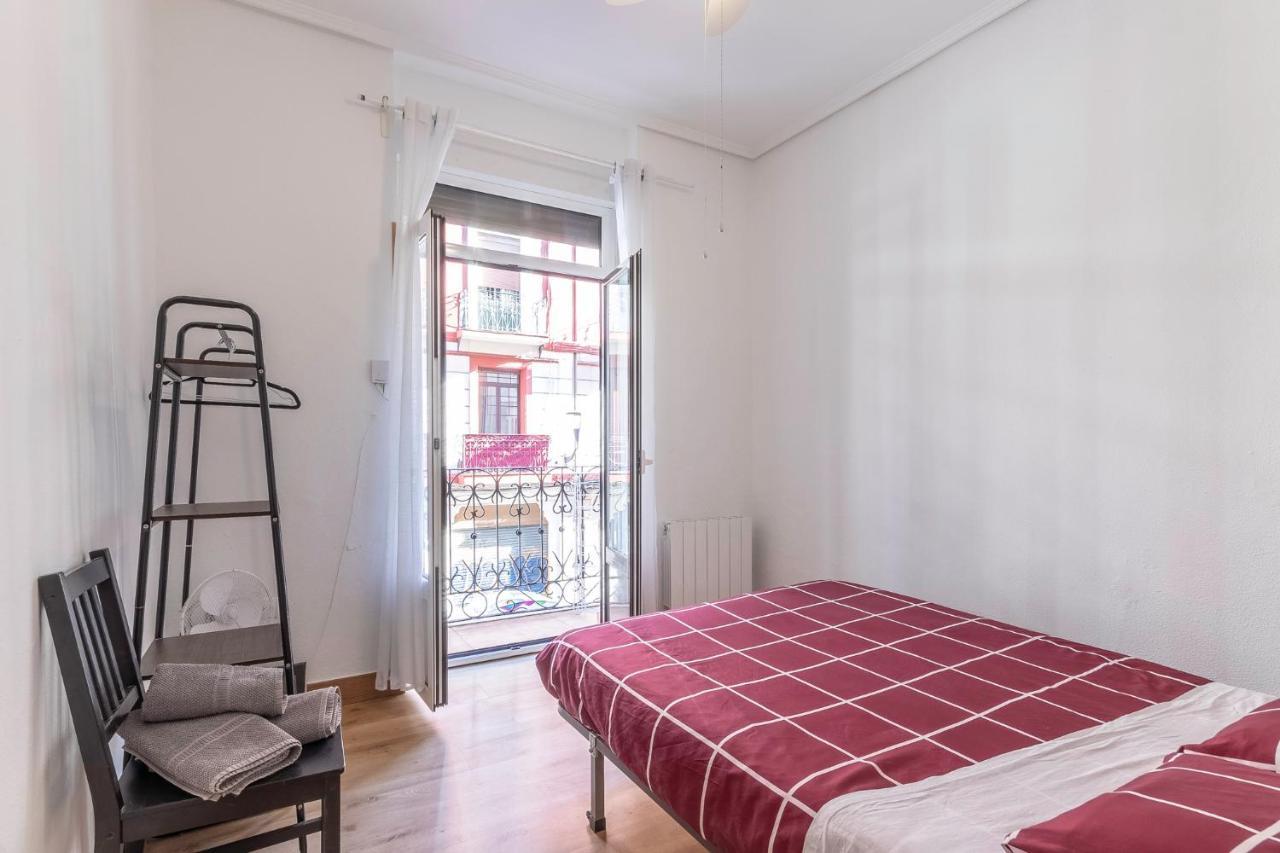 Apartamento Junto Al Guggenheim Con Parking Gratuito Билбао Екстериор снимка